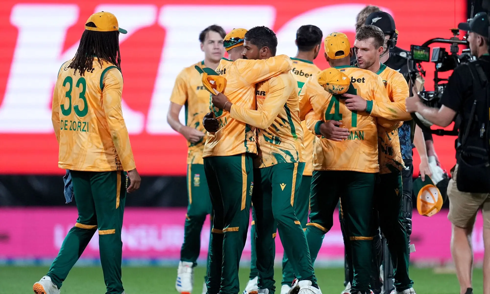 South Africa clinch 19-run win over New Zealand in fourth T20 - Sport -  DAWN.COM
