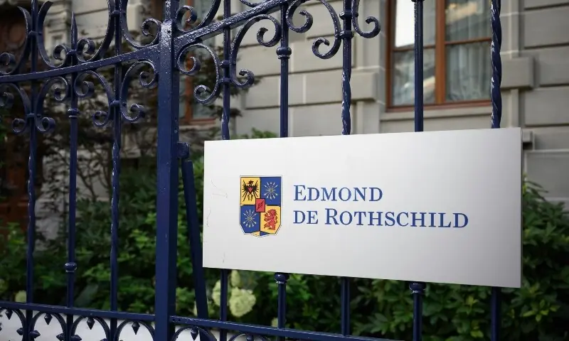 The logo of Swiss private banking Edmond de Rothschild is pictured on the facade of a building hosting a branch of the bank, in Lausanne, on August 19, 2020. &mdash;Reuters/File