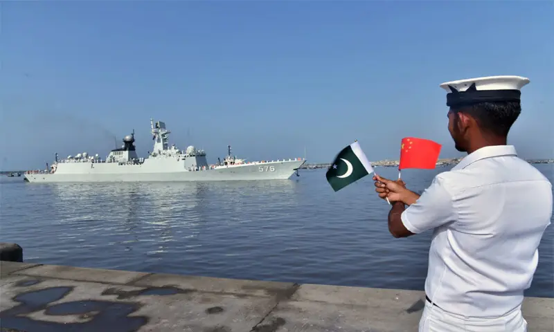 A Pakistan Navy man welcomes Chinese Navy ship at Karachi port.&mdash;Online