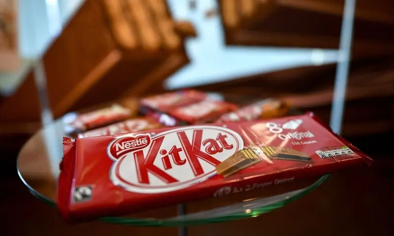 A pack of chocolate-covered wafer biscuit bar KitKat brand is displayed in the showroom of Swiss food giant&rsquo;s Nestle on October 20, 2016 in Vevey. &mdash; AFP/File