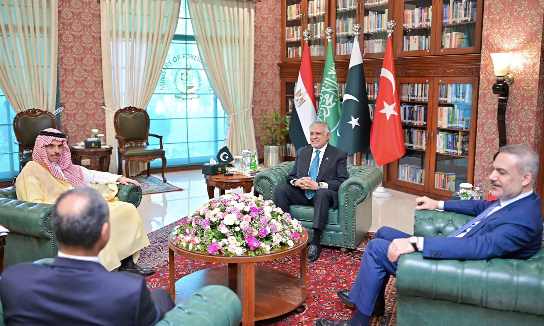 Foreign ministers of Pakistan, Egypt, Turkiye and Saudi Arabia photographed during a quadrilateral huddle in Islamabad on March 29. &mdash; Mofa/X