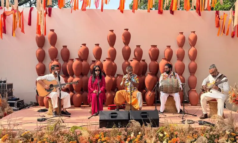 Bangladeshi sufi musicians perform at the historic Purana Qila in Delhi.
—Courtesy The Daily Star Bangladeshi sufi musicians perform at the historic Purana Qila in Delhi.
—Courtesy The Daily Star