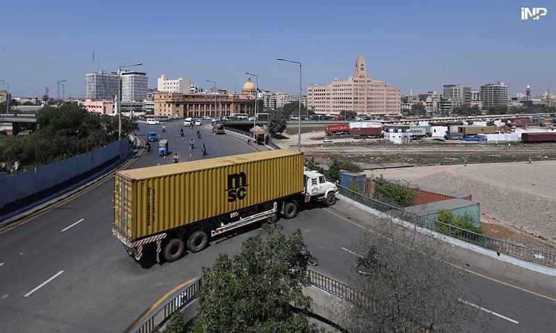 Authorities close the road leading to the US consulate by parking a container-mounted trailer.—INP Authorities close the road leading to the US consulate by parking a container-mounted trailer.—INP