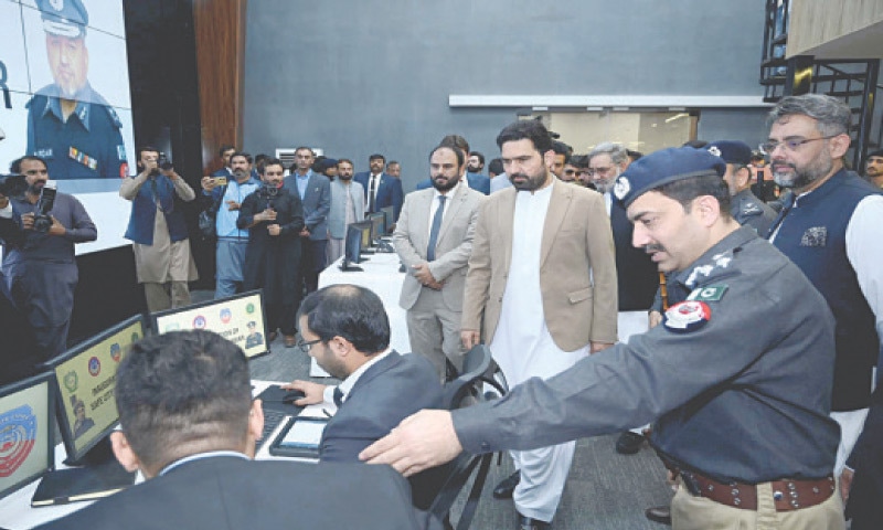 Chief Minister being briefed about safe city project on Wednesday. &mdash; APP