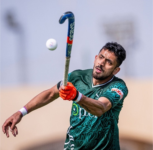 ISMAILIA: Pakistan captain Ammad Butt in action against Austria during their pool match of the FIH World Cup qualifying event on Wednesday. —Courtesy FIH