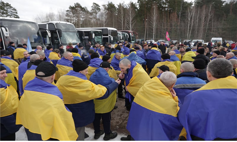 Russia, Ukraine exchange 300 prisoners each