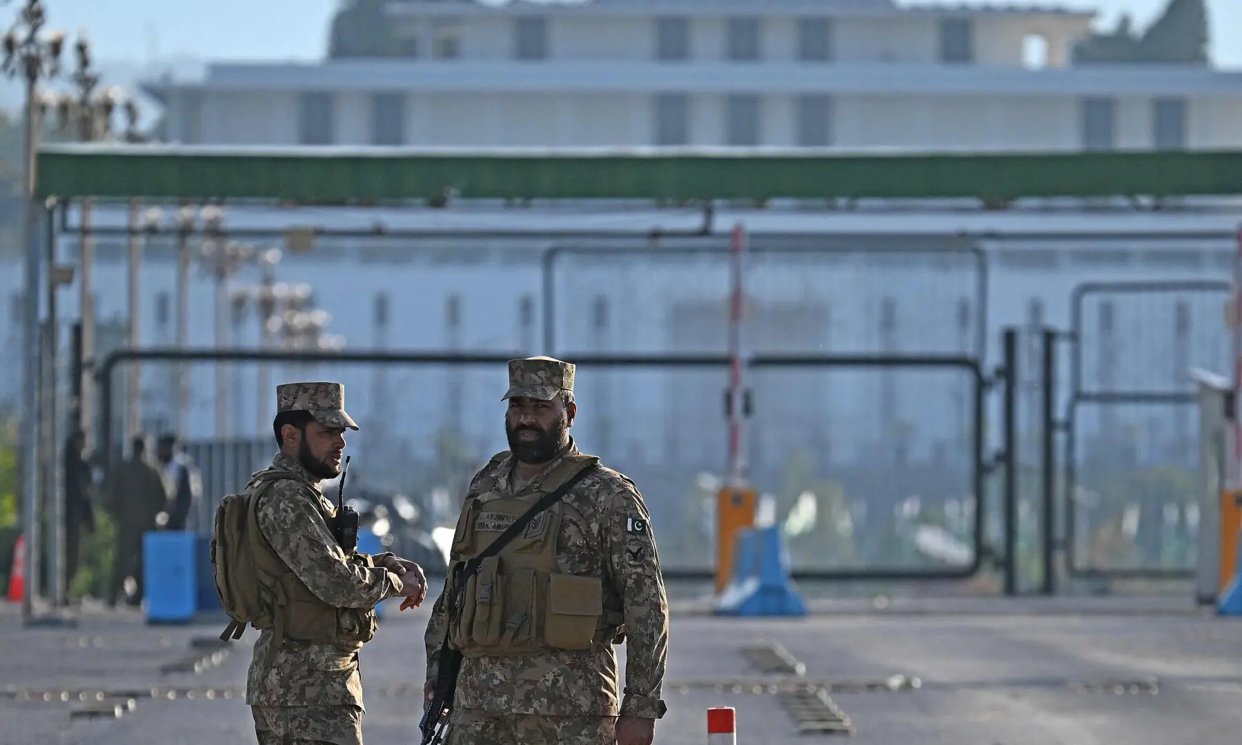 Pakistani soldiers stand guard near the President House in the Red Zone area in Islamabad on April 10, 2026. &mdash;AFP