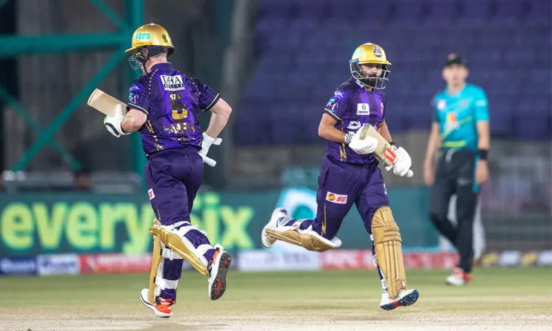 QUETTA Gladiators batters Saud Shakeel (R) and Rilee Rossouw run between the wickets during the Pakistan Super League match against Rawalpindiz at the National Bank Stadium on Friday.&mdash;Courtesy PSL