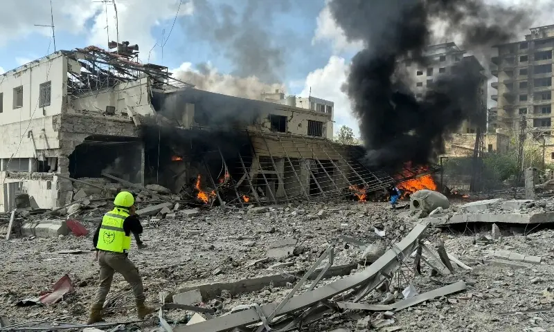 First responders rush to the site of an Israeli airstrike that targeted the Lebanese State Security Center, in the Southern Lebanese city of Nabatieh on April 10 2026. —AFP First responders rush to the site of an Israeli airstrike that targeted the Lebanese State Security Center, in the Southern Lebanese city of Nabatieh on April 10 2026. —AFP