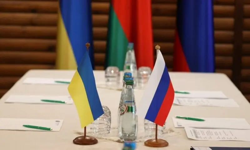 Ukrainian and Russian flags are seen on a table before the talks between officials of the two countries in the Brest region, Belarus March 3, 2022. —Reuters/File Ukrainian and Russian flags are seen on a table before the talks between officials of the two countries in the Brest region, Belarus March 3, 2022. —Reuters/File