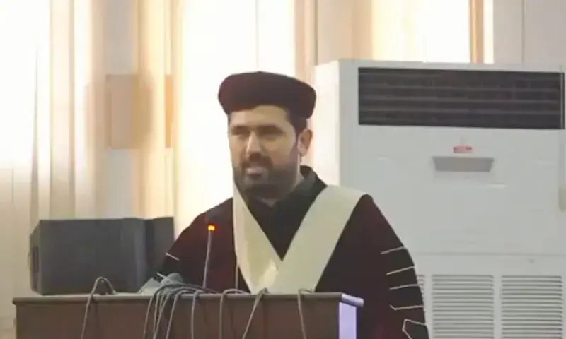 Khyber Pakhtunkhwa Chief Minister Sohail Afridi addresses a convocation ceremony at Peshawar University on January 7. — Screengrab via X/@PTIofficial Khyber Pakhtunkhwa Chief Minister Sohail Afridi addresses a convocation ceremony at Peshawar University on January 7. — Screengrab via X/@PTIofficial