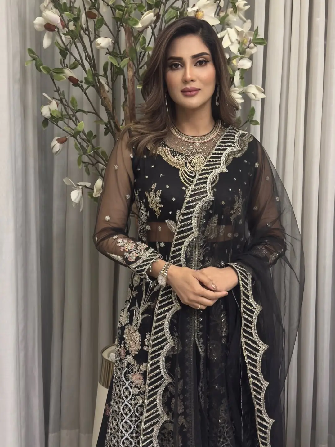 Pemra issues show-cause notice to 24 News over &lsquo;objectionable&rsquo; Fiza Ali morning show clip