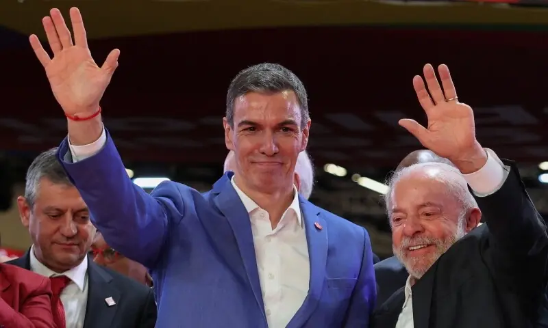 Spain&rsquo;s Prime Minister Pedro Sanchez and Brazil&rsquo;s President Luiz Inacio Lula da Silva attend the Global Progressive Mobilisation in Barcelona, Spain, April 18. &mdash; Reuters