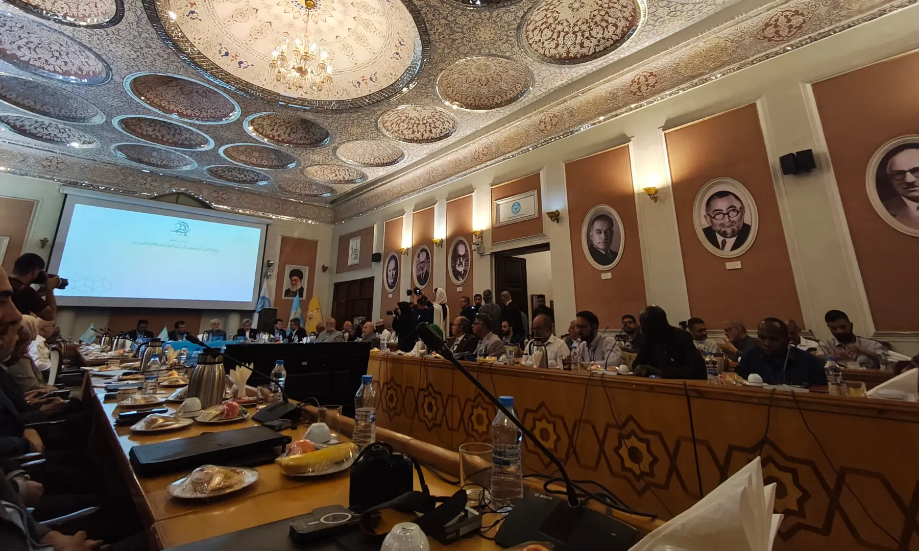  Science and technology meeting at the University of Tehran&rsquo;s cultural centre within Negarestan Garden. &mdash; photo by author 