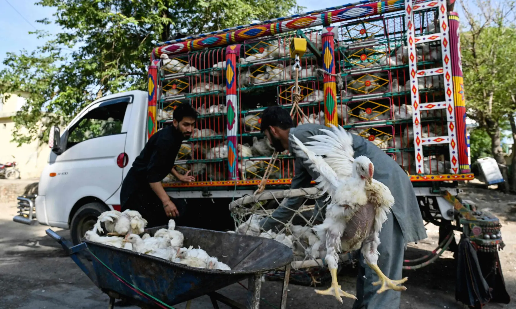 Islamabad’s Red Zone remains off-limits; other routes in twin cities reopen to public after days-long closure