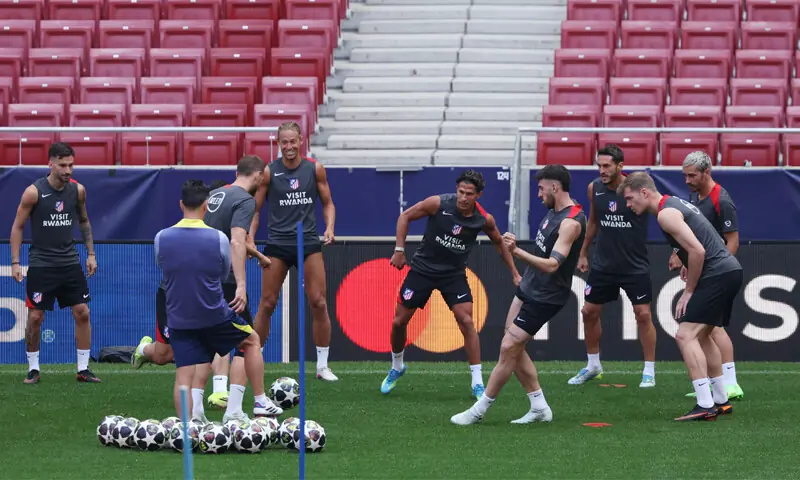 MADRID: Atletico Madrid players take part in a practice session at the club&rsquo;s training complex on Tuesday.&mdash;Reuters