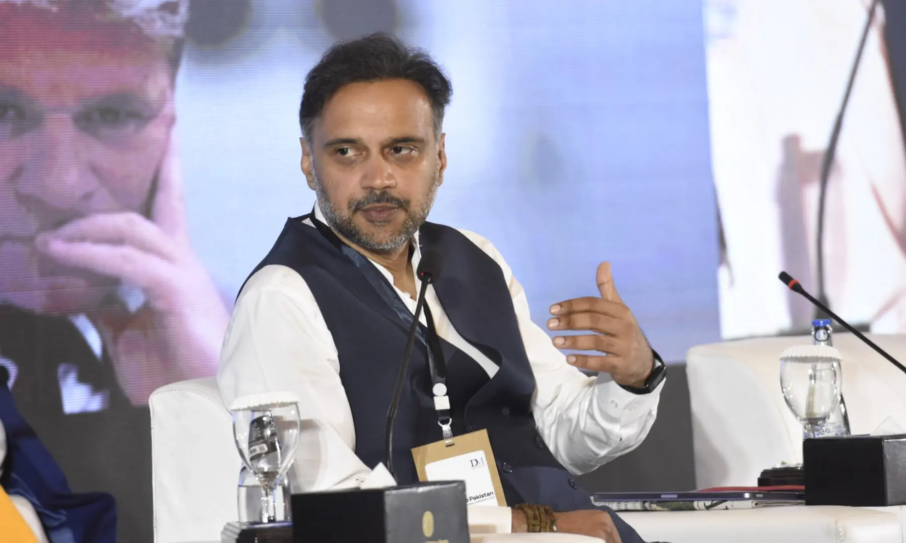 Dr Murtaza Syed of the Asian Infrastructure Investment Bank speaks at the Breathe Pakistan conference. &mdash; White Star/Tanveer Shahzad