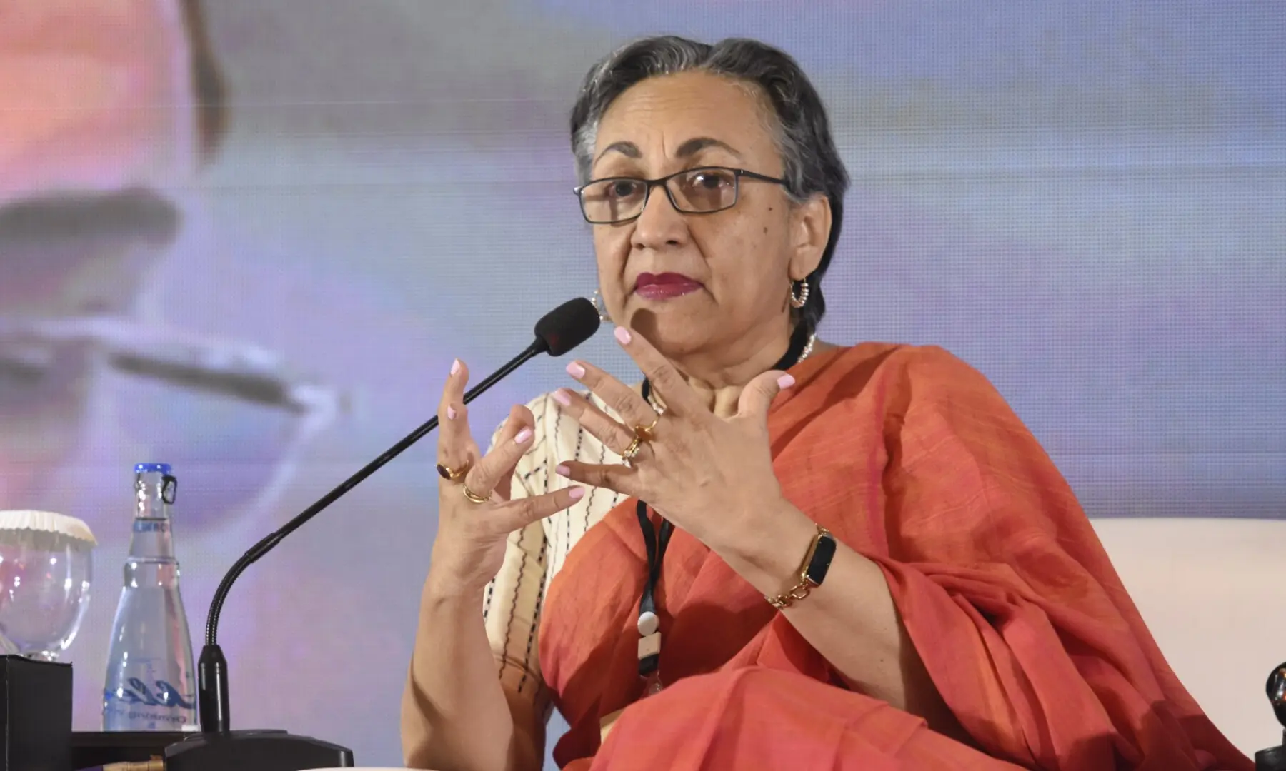 Simi Kamal speaks at the Breathe Pakistan conference. &mdash; White Star/ Tanveer Shahzad