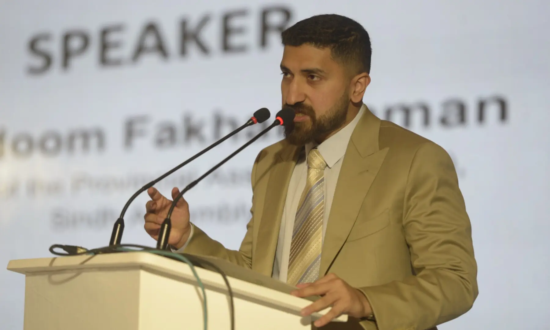 Sindh MPA Makhdoom Fakhar Zaman speaks at the Breathe Pakistan conference. &mdash; White Star/ Muhammad Asim
