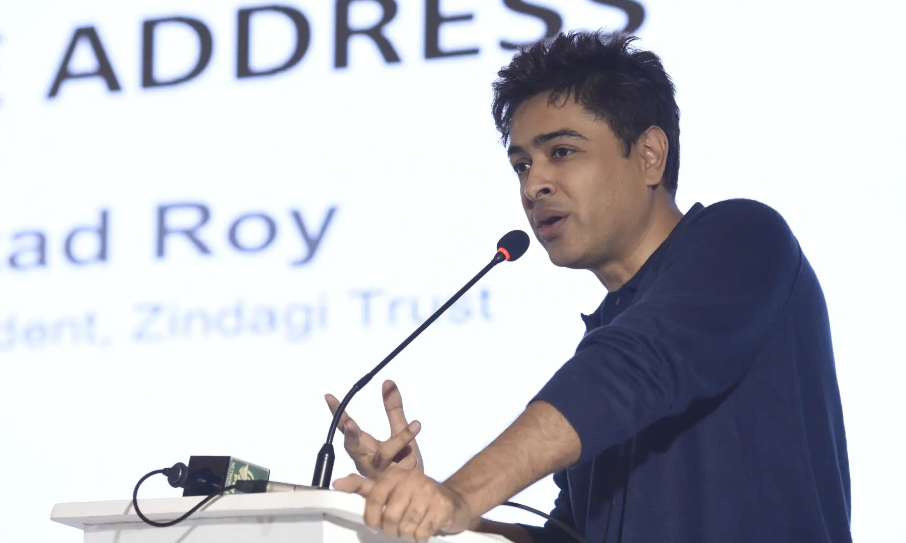  Shehzad Roy speaks at Breathe Pakistan conference. &mdash; White Star/ Tanveer Shahzad 