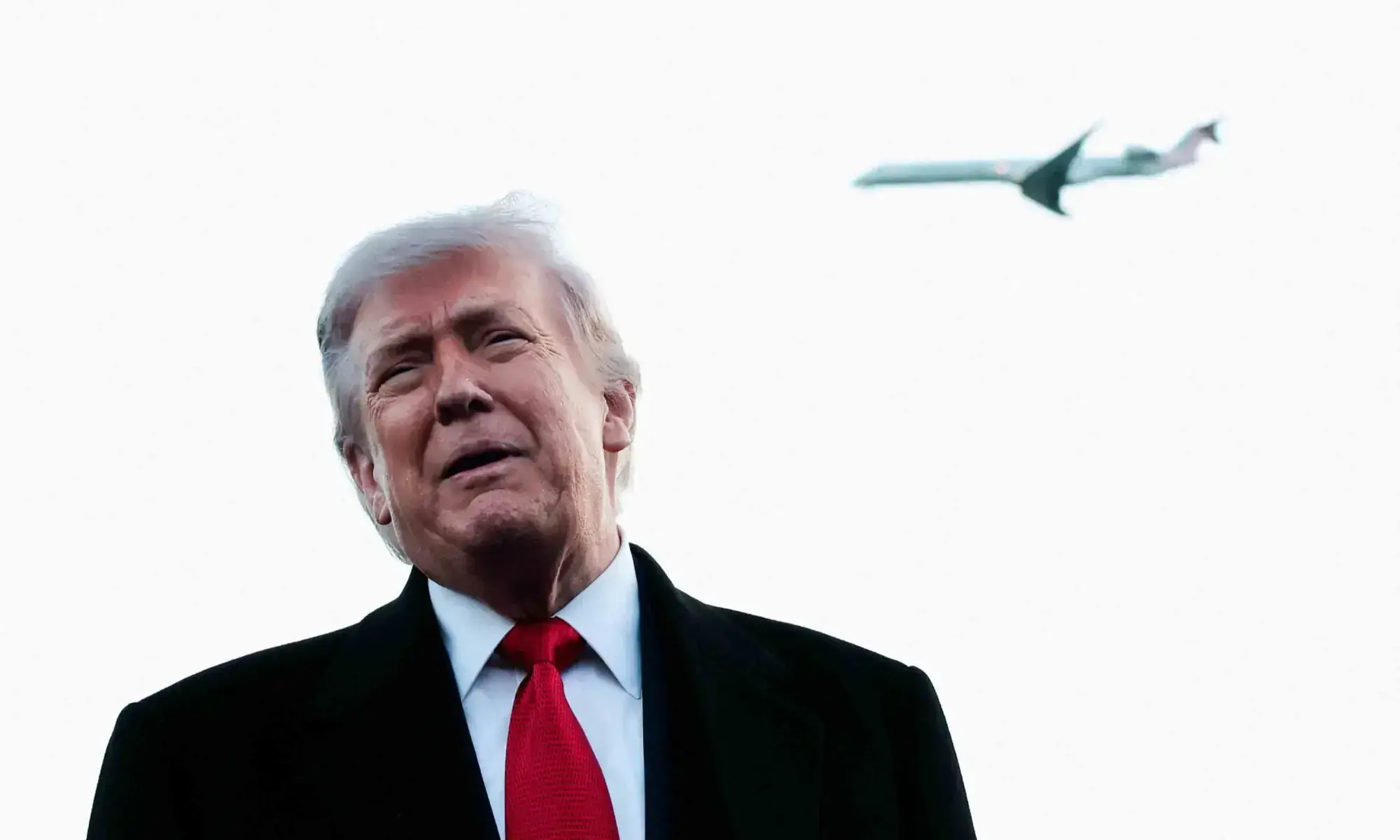 U.S. President Donald Trump looks on as he speaks to reporters near the Lincoln Memorial Reflecting Pool as it undergoes renovations, in Washington, D.C., U.S., May 7, 2026. REUTERS/Kylie Cooper