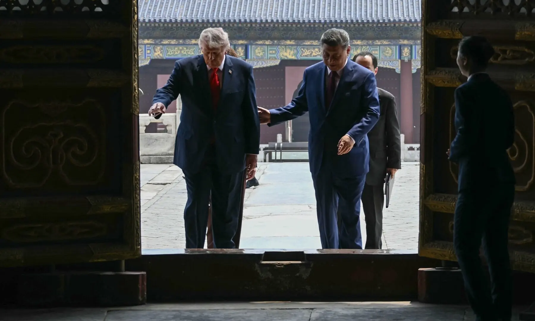 China’s President Xi Jinping (R) and US President Donald Trump visit the Temple of Heaven in Beijing on May 14, 2026. — AFP