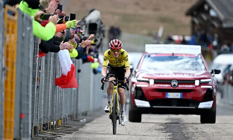 TEAM Visma-Lease a Bike’s Danish rider Jonas Vingegaard crosses the line to win the seventh stage of the Giro d’Italia on Friday.—Reuters TEAM Visma-Lease a Bike’s Danish rider Jonas Vingegaard crosses the line to win the seventh stage of the Giro d’Italia on Friday.—Reuters