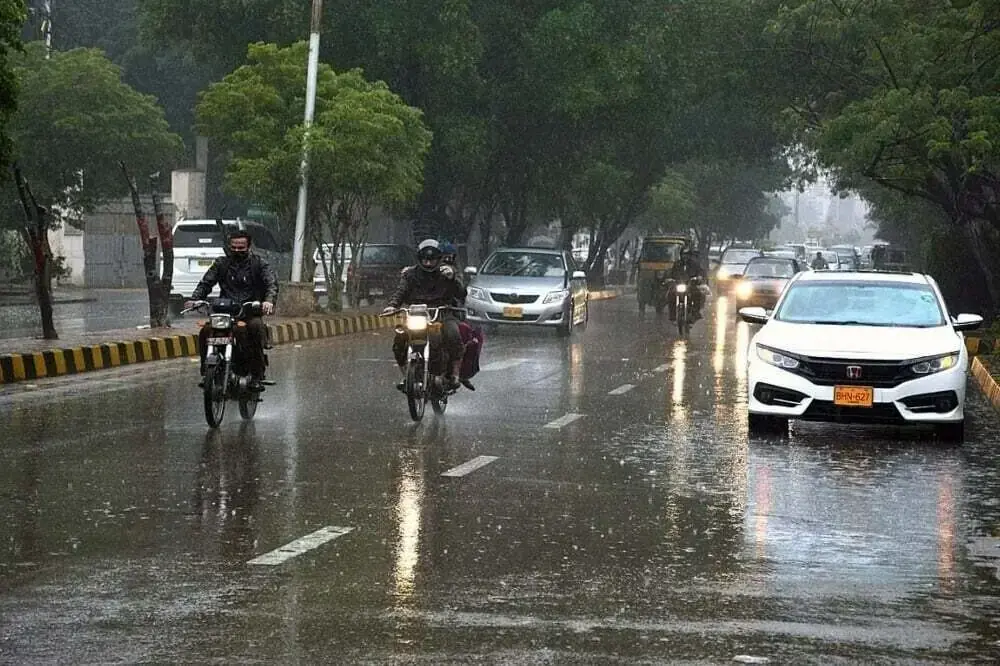 This image show vehicles on Karachi's Abdullah Haroon Road during a spell of winter rain on Dec 27, 2021. — APP/ File This image show vehicles on Karachi's Abdullah Haroon Road during a spell of winter rain on Dec 27, 2021. — APP/ File