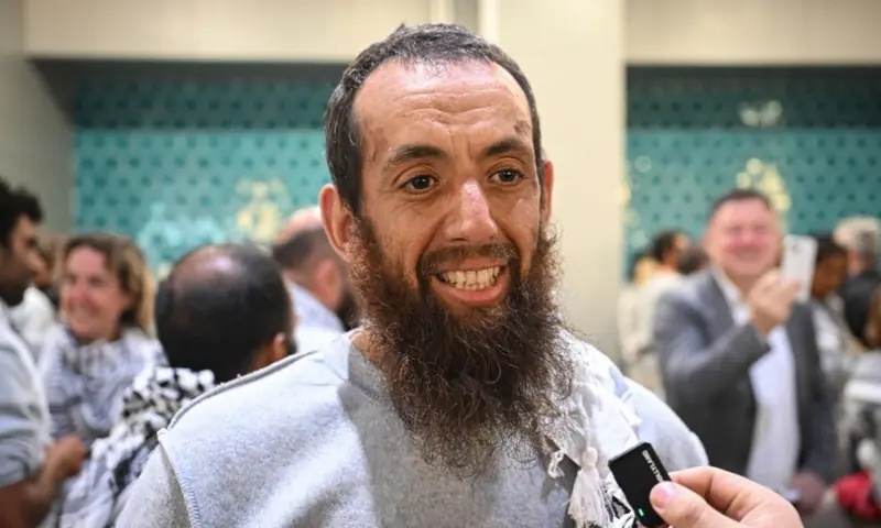   New Zealand activist Mousa Taher speaks to media in Istanbul. &mdash; Anadolu Agency