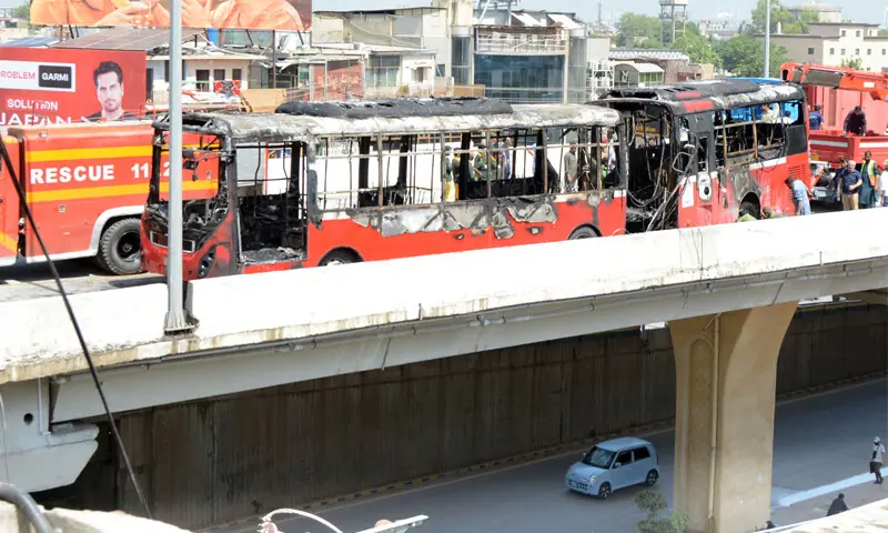 The wreckage of the burnt metro bus. — Online The wreckage of the burnt metro bus. — Online