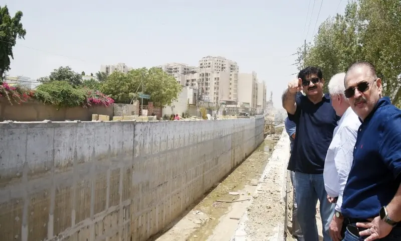 Sindh Chief Minister Syed Murad Ali Shah inspects the under-construction underpass at Safooran Chowrangi during his visit to the BRT Red Line. — Photo courtesy @SindhCMHouse/X Sindh Chief Minister Syed Murad Ali Shah inspects the under-construction underpass at Safooran Chowrangi during his visit to the BRT Red Line. — Photo courtesy @SindhCMHouse/X