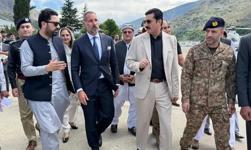 Prince Rahim Aga Khan walks alongside KP Governor Faisal Karim Kundi and Chief Minister Sohail Afridi.—Dawn Prince Rahim Aga Khan walks alongside KP Governor Faisal Karim Kundi and Chief Minister Sohail Afridi.—Dawn