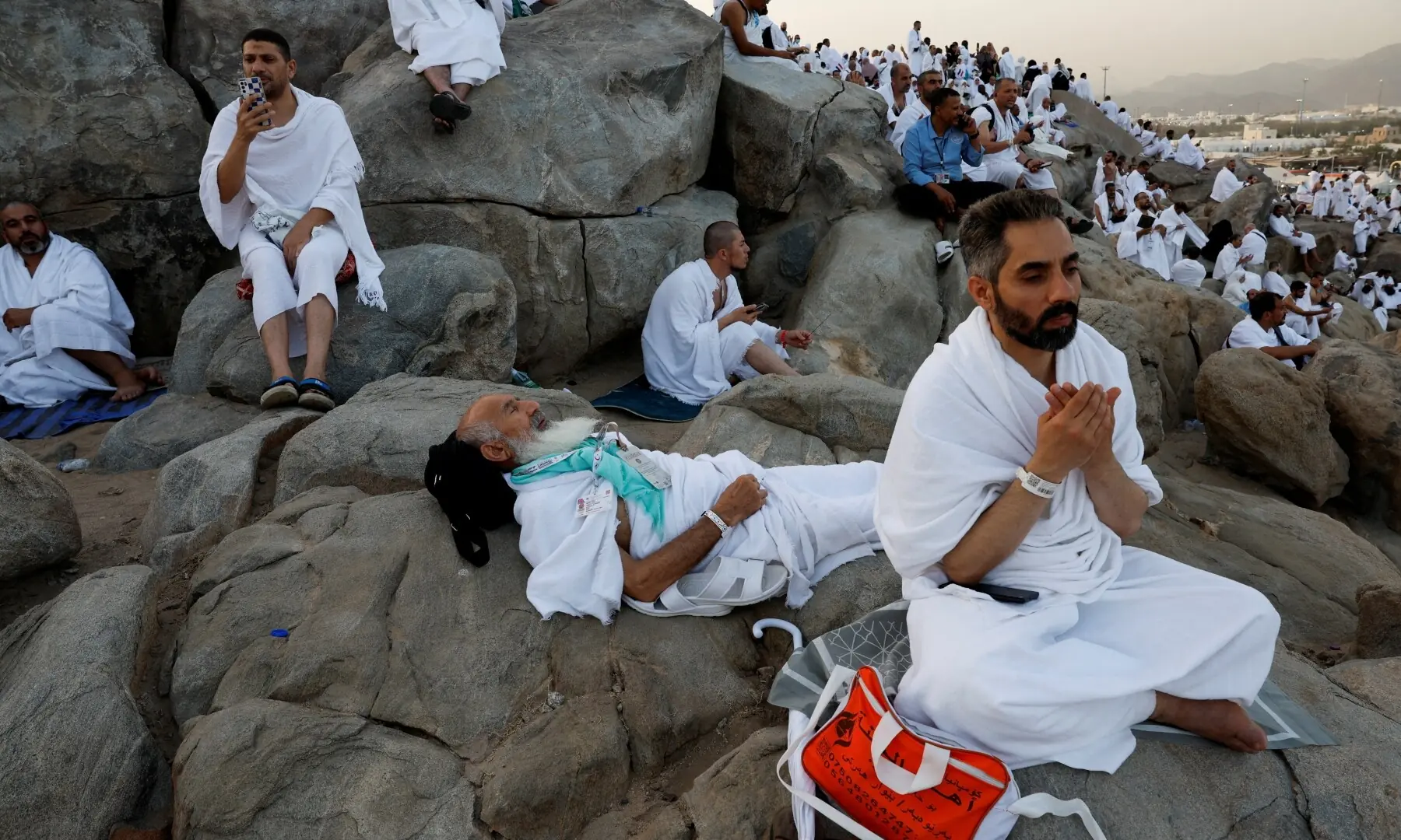 Muslim pilgrims gather at Mount of Mercy on the plain of Arafat during Haj, outside the holy city of Makkah, Saudi Arabia, May 26, 2026. —AFP