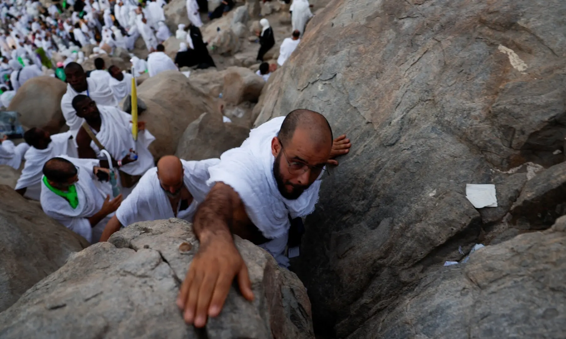 Muslim pilgrims gather at Mount of Mercy on the plain of Arafat as the sun rises during Haj, outside the holy city of Makkah, Saudi Arabia, May 26, 2026. —Reuters