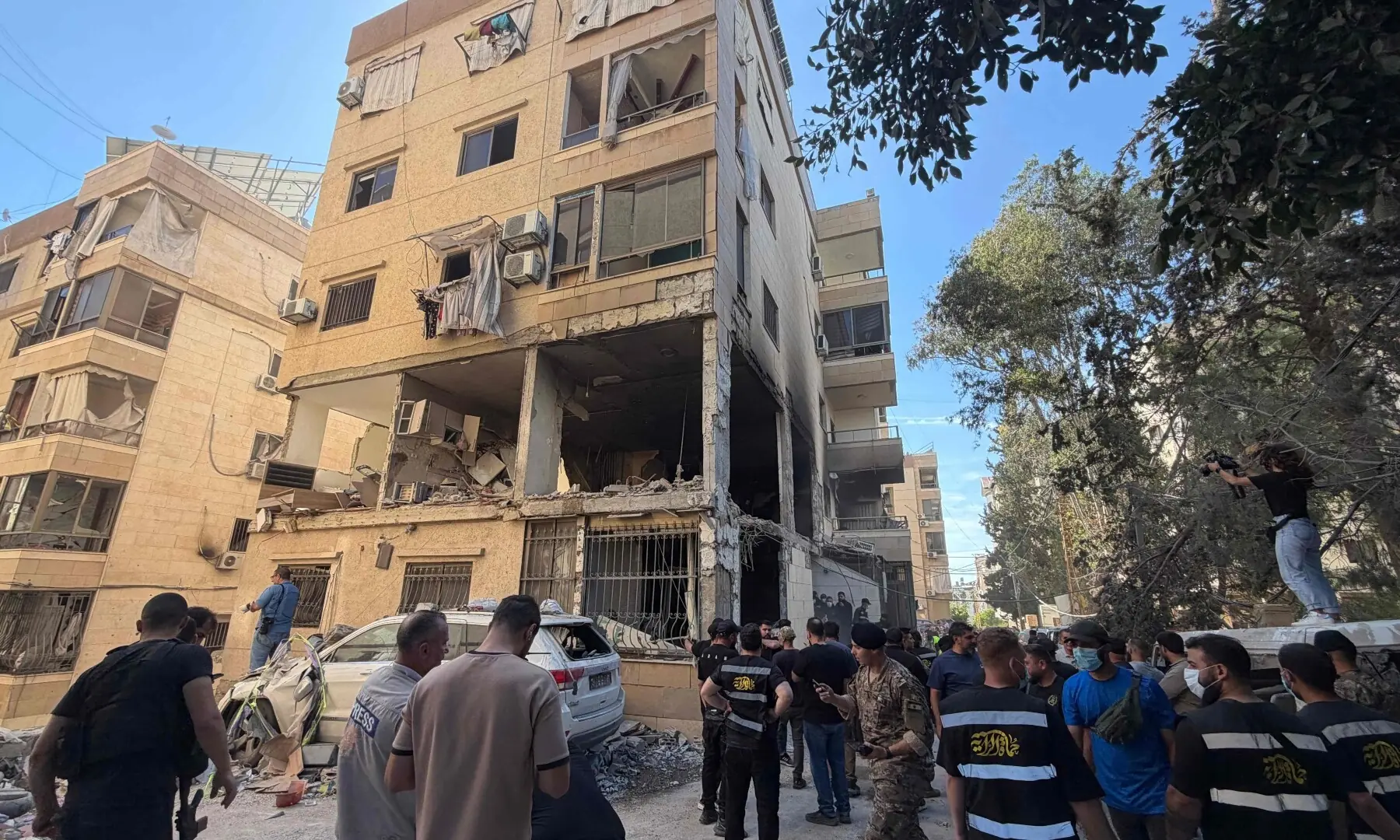 Rescue workers and local residents inspect the damage to a building following an Israeli air strike in the Choueifat area, south of Beirut on the outskirts of the capital&rsquo;s southern suburbs in Lebanon on May 28, 2026. &mdash; AFP