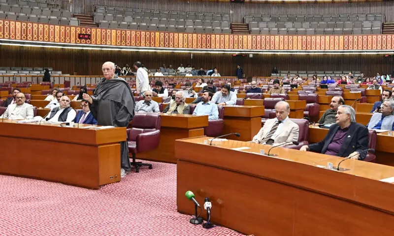 PKMAP chief Mehmood Khan Achakzai speaks at the National Assembly’s budget session.—White Star PKMAP chief Mehmood Khan Achakzai speaks at the National Assembly’s budget session.—White Star