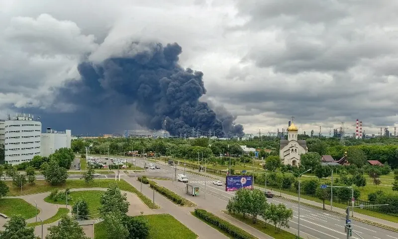Smoke rises from an oil refinery following a Ukrainian drone attack in Moscow, Russia on June 18, 2026. — Reuters Smoke rises from an oil refinery following a Ukrainian drone attack in Moscow, Russia on June 18, 2026. — Reuters