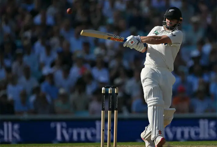 LONDON: New Zealand batter Henry Nicholls plays a stroke during the second Test against England at The Oval on Friday.—AFP LONDON: New Zealand batter Henry Nicholls plays a stroke during the second Test against England at The Oval on Friday.—AFP