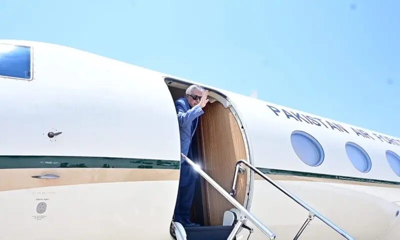 Deputy Prime Minister and Foreign Minister Ishaq Dar is seen waving from the plane as he departs for Cairo, Egypt from Islamabad to attend the R-4 foreign ministers' meeting on June 20, 2026. — X/ForeignOfficePk Deputy Prime Minister and Foreign Minister Ishaq Dar is seen waving from the plane as he departs for Cairo, Egypt from Islamabad to attend the R-4 foreign ministers' meeting on June 20, 2026. — X/ForeignOfficePk