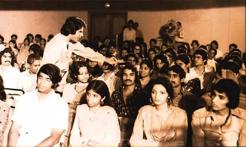 Tariq Aziz hosts Neelam Gha