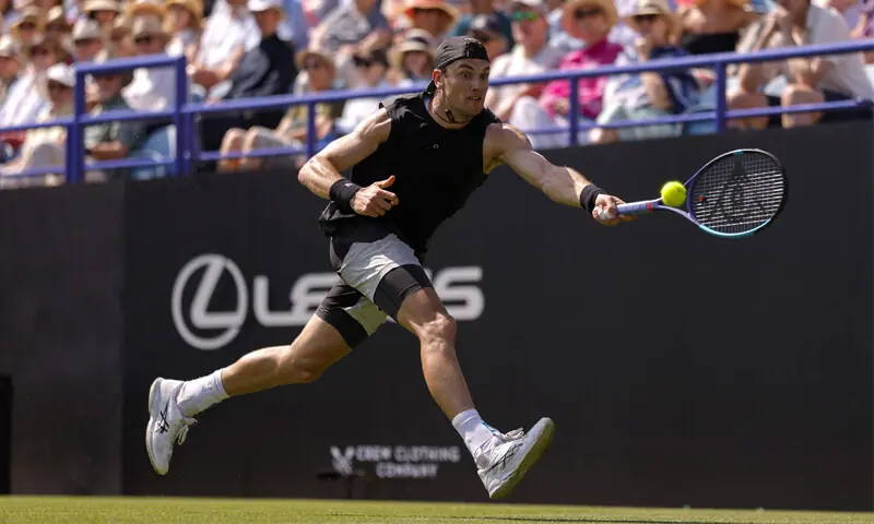 EASTBOURNE: Britain’s Jack Draper in action against Marcos Giron of the US during their Eastbourne Open round-of-32 match at the Devonshire Park Lawn Tennis Club on Monday.—Reuters EASTBOURNE: Britain’s Jack Draper in action against Marcos Giron of the US during their Eastbourne Open round-of-32 match at the Devonshire Park Lawn Tennis Club on Monday.—Reuters