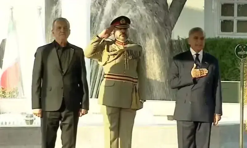 Iranian President Masoud Pezeshkian (L) and Prime Minister Shehbaz Sharif (R) at the PM House on June 23. — DawnNewsTV Iranian President Masoud Pezeshkian (L) and Prime Minister Shehbaz Sharif (R) at the PM House on June 23. — DawnNewsTV