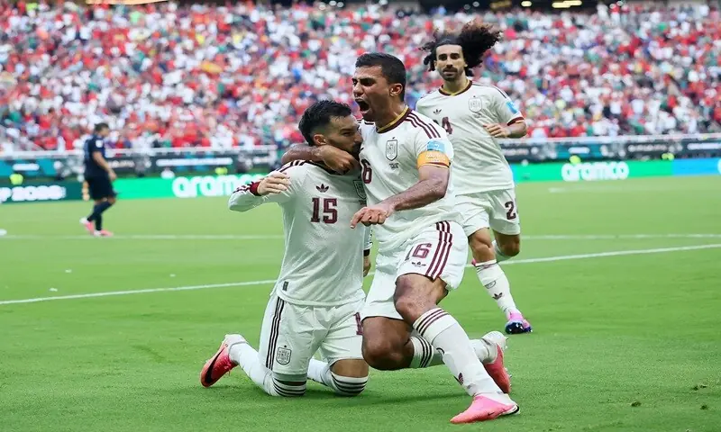 Spain's Alex Baena (L) celebrates with team-mate Rodri after scoring against Uruguay during their 2026 FIFA World Cup Group 'H' match at Estadio Guadalajara in Guadalajara on June 27, 2026. &mdash;Reuters