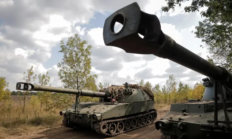 Ukrainian servicemen prepare to fire a M109 self-propelled howitzer towards Russian troops, amid Russia's attack on Ukraine, in the Donetsk region, Ukraine on Sept 11, 2023. &mdash; Reuters/File