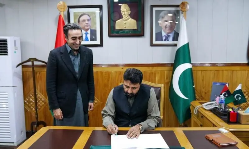 GB chief minister Amjad Hussain Advocate signs Order regularisation of doctors services in CM House, Bilawal Bhutto Zardari is with him. —Photo provided by author GB chief minister Amjad Hussain Advocate signs Order regularisation of doctors services in CM House, Bilawal Bhutto Zardari is with him. —Photo provided by author