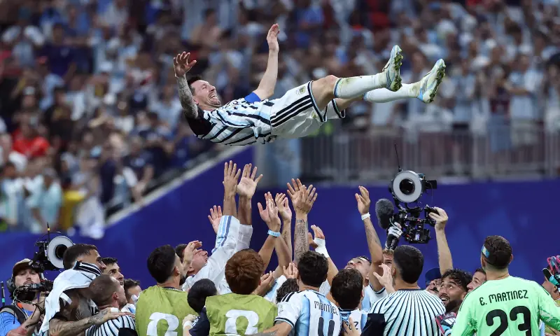 Argentina’s forward #10 Lionel Messi celebrates with teammates after winning the 2026 World Cup round of 16 football match between Argentina and Egypt at Atlanta Stadium in Atlanta on July 7, 2026. — AFP