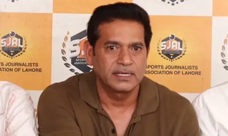 Former pacer Aaqib Javed speaks to the media in Lahore on Tuesday. — DawnNewsTV/File Former pacer Aaqib Javed speaks to the media in Lahore on Tuesday. — DawnNewsTV/File