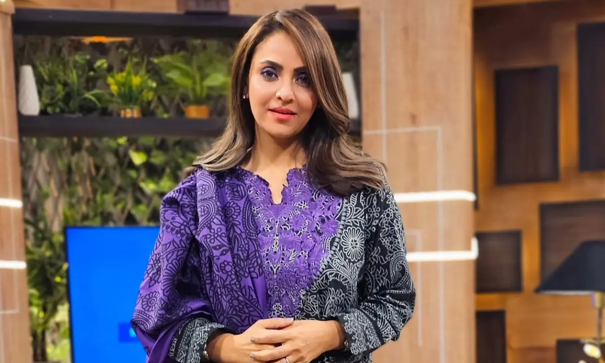 Nadia Khan invites ire of the industry for mocking Sajal Ali's acting in Zanjeerain Nadia Khan invites ire of the industry for mocking Sajal Ali's acting in Zanjeerain
