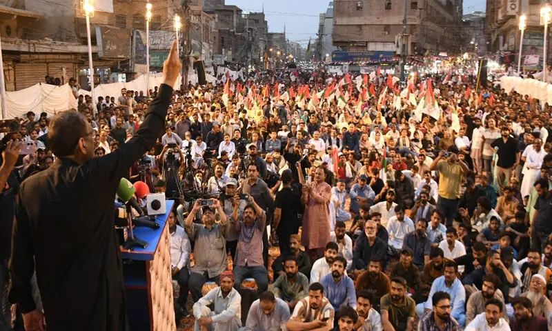 Muttahida Chairman Dr Khalid Maqbool Siddiqui addresses a rally in Hyderabad.—Umair Ali Muttahida Chairman Dr Khalid Maqbool Siddiqui addresses a rally in Hyderabad.—Umair Ali