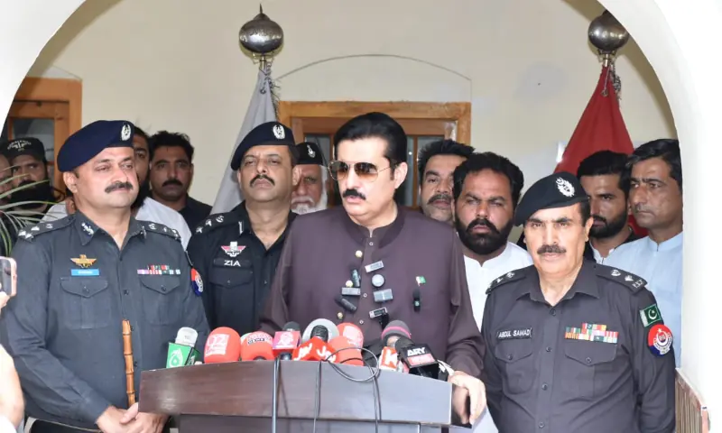 Khyber Pakhtunkhwa Governor Faisal Karim Kundi speaks to the media at the Regional Police Office in DI Khan on July 26. — photo via author Khyber Pakhtunkhwa Governor Faisal Karim Kundi speaks to the media at the Regional Police Office in DI Khan on July 26. — photo via author